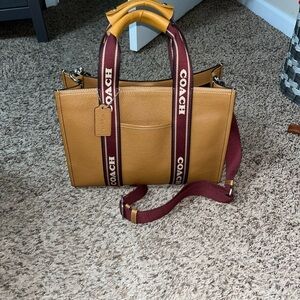 COACH Smith Tan and Burgundy Pebble Leather Crossbody Tote Bag